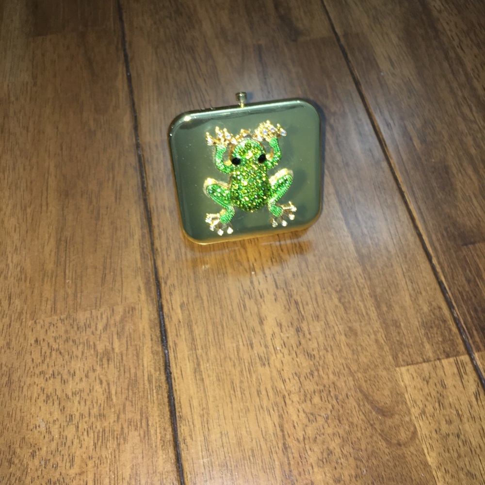 Frog Compact Mirror - Picture 6 of 11